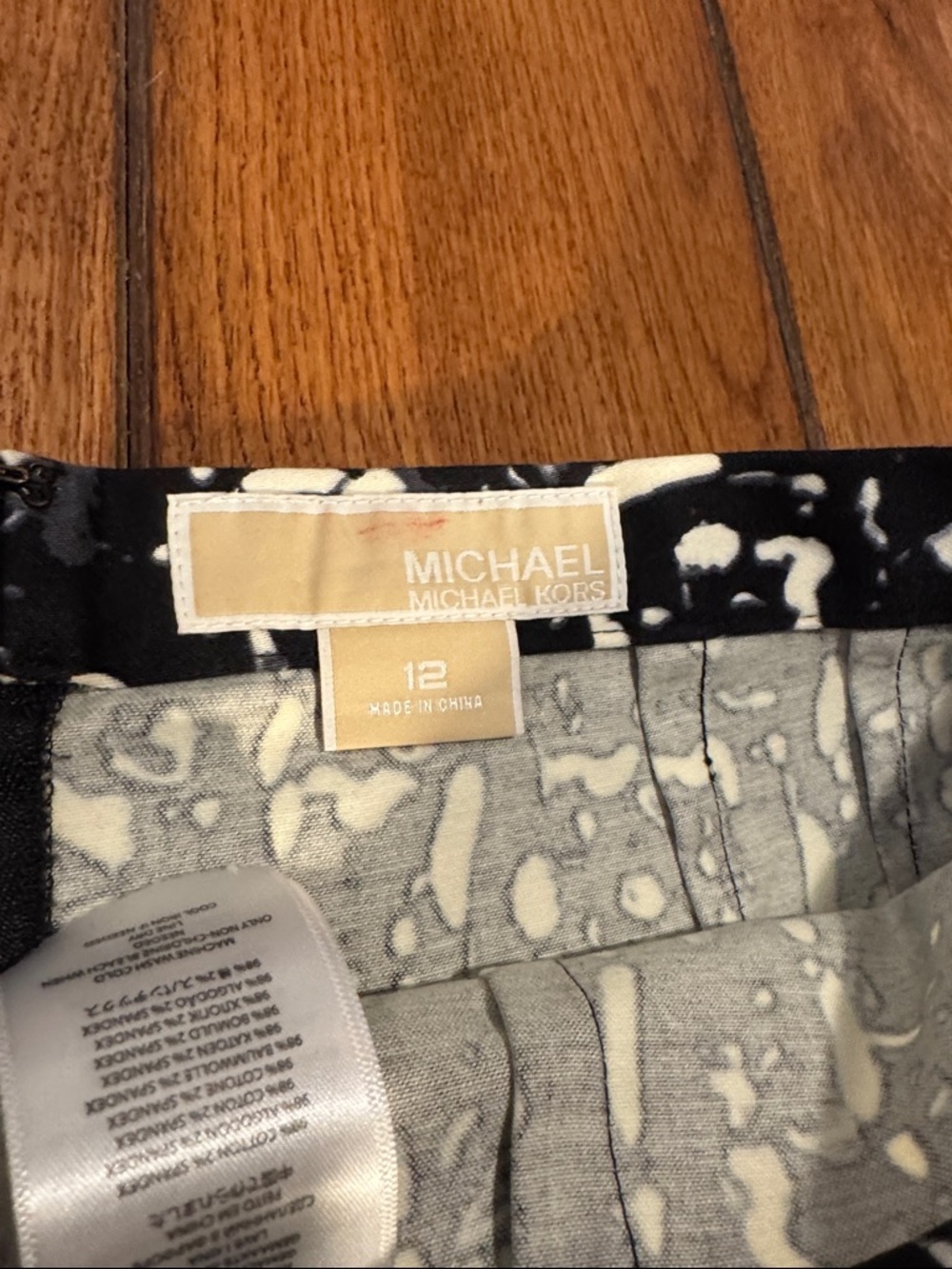 Michael Kors Black & White Tweed-Style Pencil Skirt - Picture 2 of 5